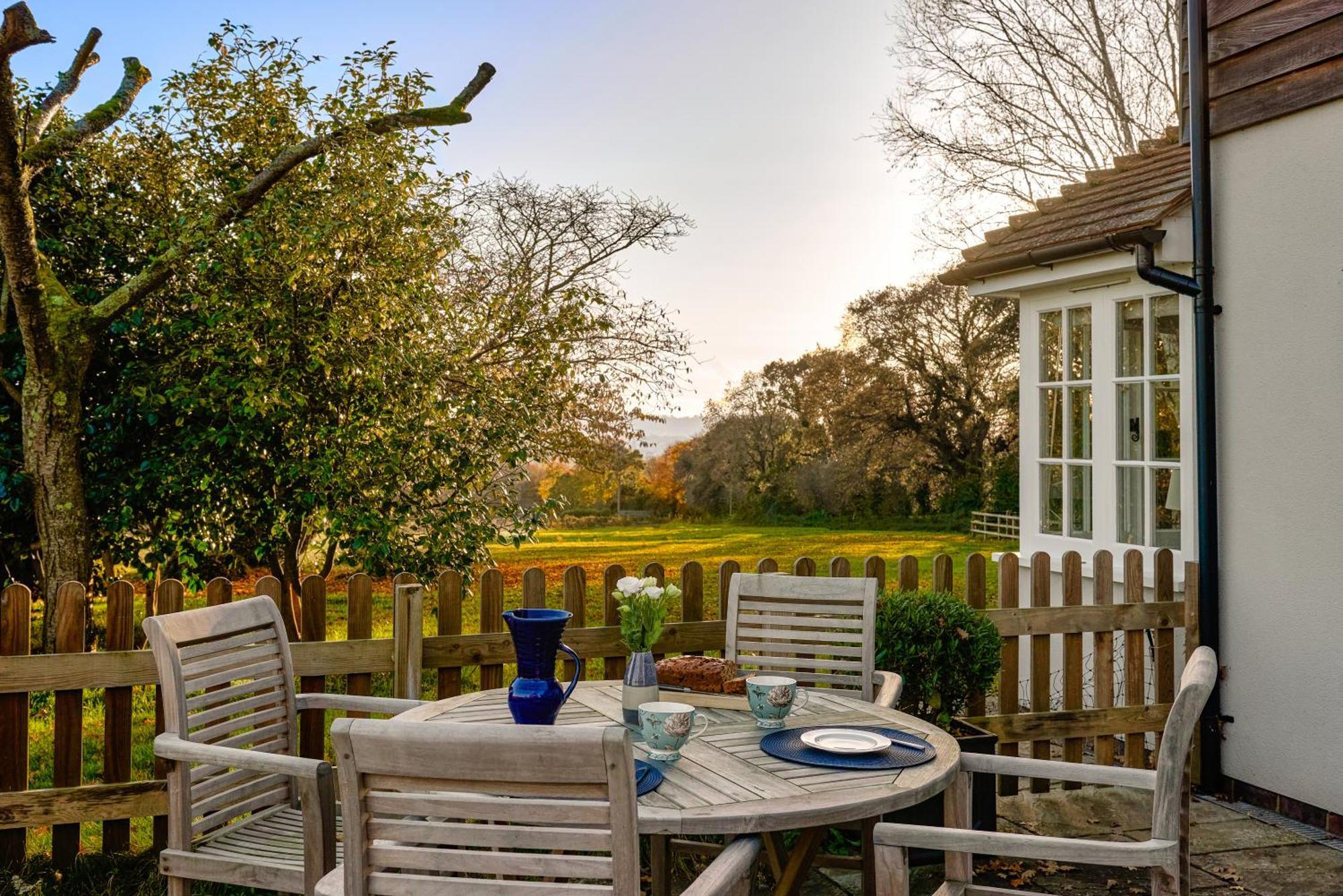 Garden Flat Near Goodwood With Stunning Views Leilighet Petersfield Eksteriør bilde